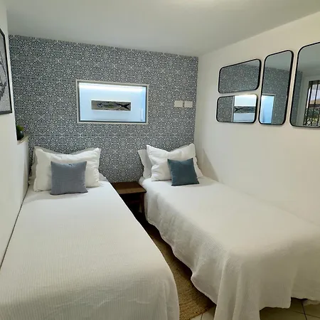 Stylish Steps From The Appartement